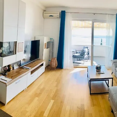 Apartament With A View *