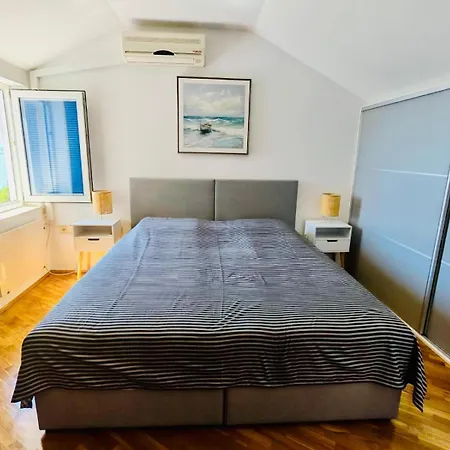 Apartament With A View *